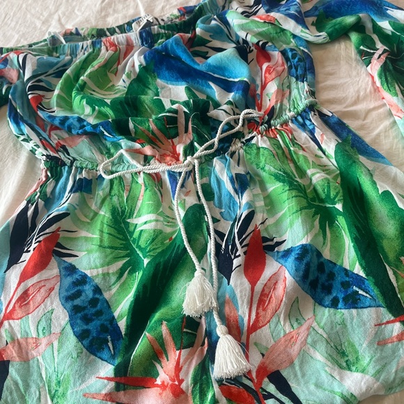 Off shoulder tropical floral print long sleeved romper - Picture 8 of 9